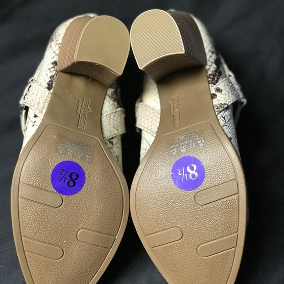 Fergalicious by Fergie, snake print booties - Picture 5 of 6